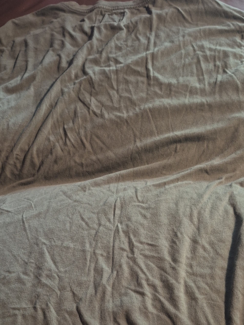 VISSLA Men's Long Sleeve Pocket Tee - Olive - Picture 2 of 3